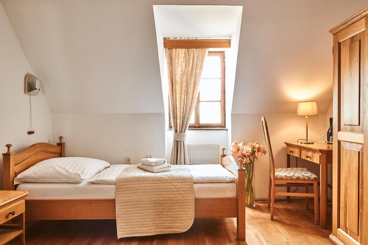 Hotel Salamander - Garni Banská Štiavnica Dış mekan fotoğraf