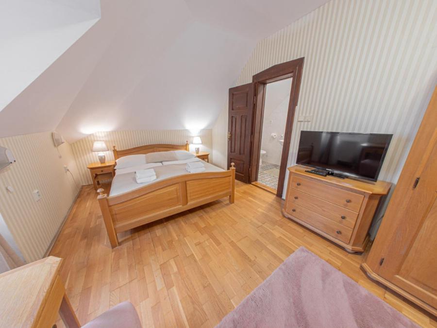Hotel Salamander - Garni Banská Štiavnica Dış mekan fotoğraf